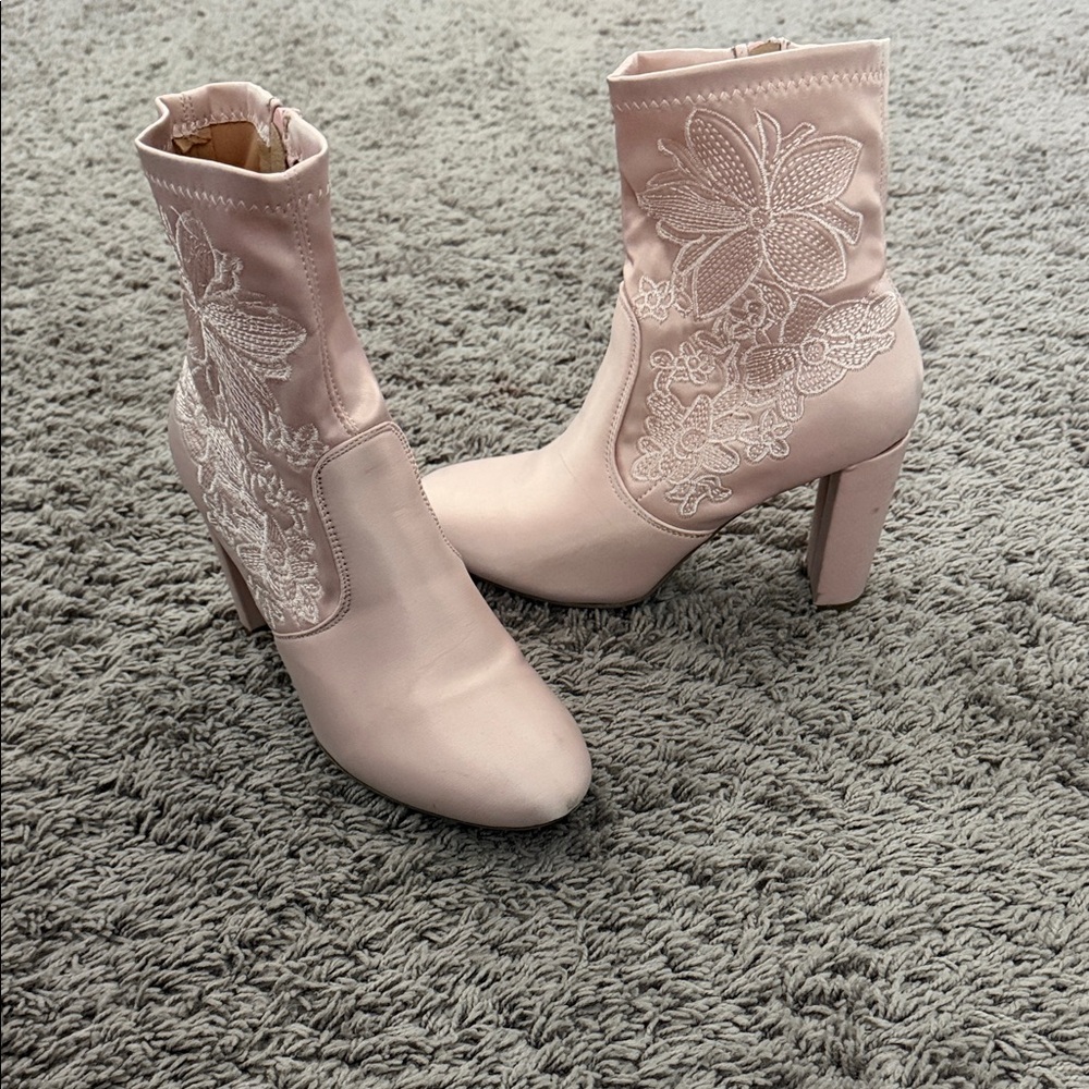 Qupid Pink Embroidered Heeled Boots